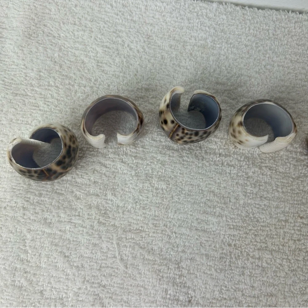 VTG Set of 8 Tiger Cowrie Sea Shell Napkin Holder Rings